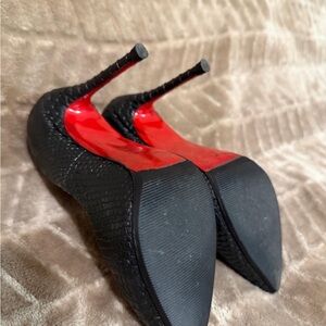 Elegant Black and Red Christian Louboutin, size 5